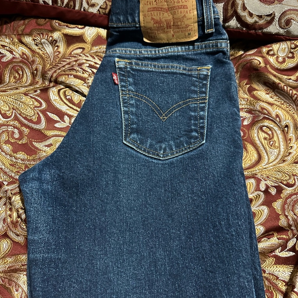 Levi's women’s Dark Blue Straight Jeans